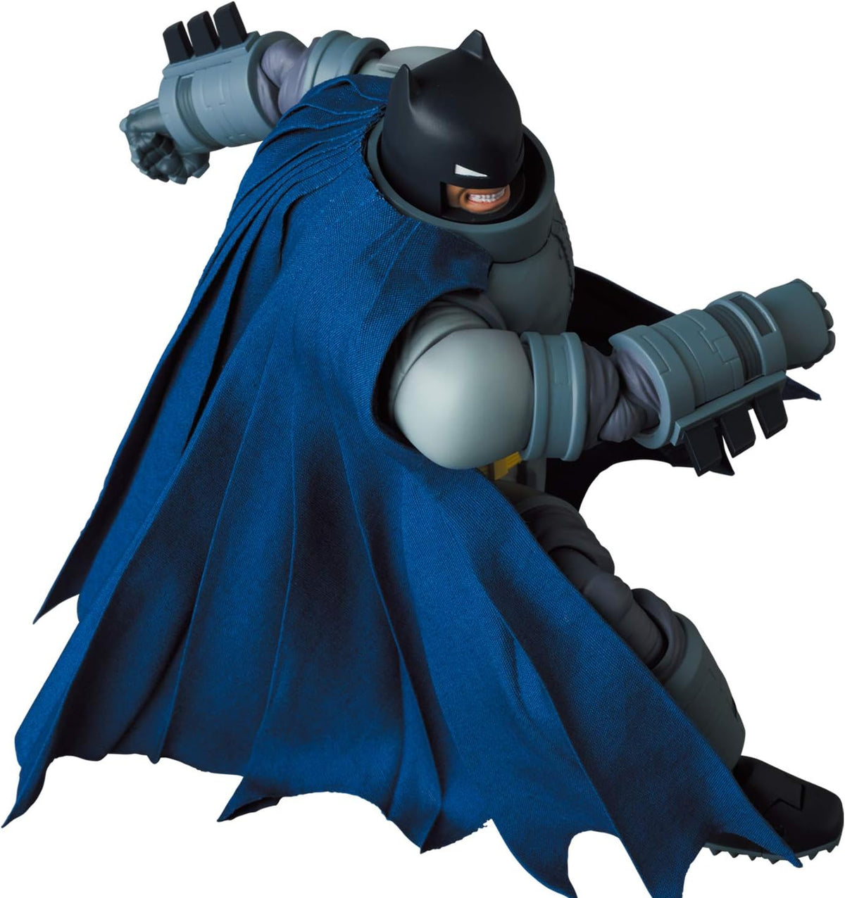 Medicom Toy - MAFEX - Batman: The Dark Knight Returns - Batman (Armored, 2022) #146 - 6” Action Figure