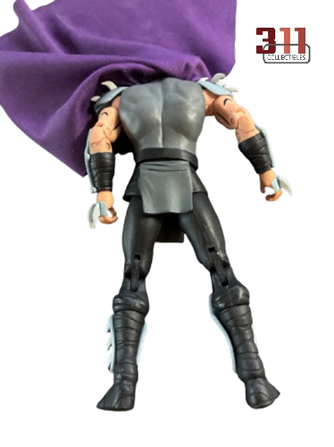 NECA - Teenage Mutant Ninja Turtles - Mirage Comics - Shredder (Loose Figure) - 7” Action Figure