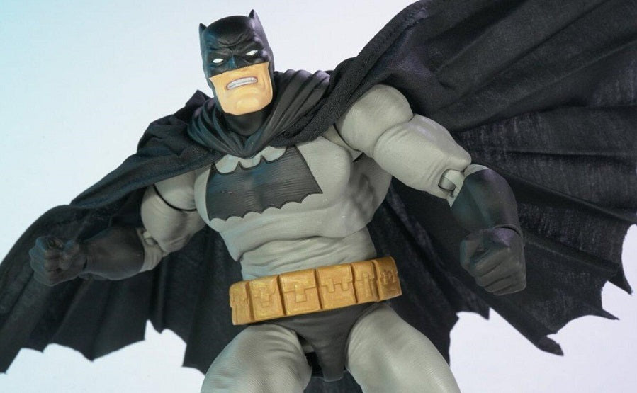 Medicom Toy - MAFEX - Batman: The Dark Knight Returns - Batman (Black and Grey, 2020) #106 - 6” Action Figure
