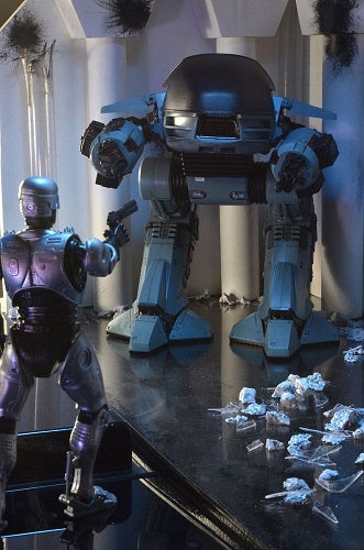 NECA - Robocop - ED-209 (mit Sound) - 25 cm große Actionfigur